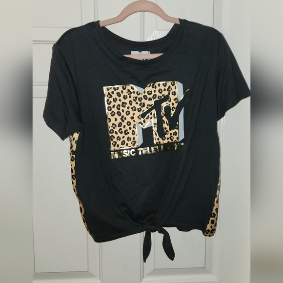 MTV Tops - COPY - NWOT ! MTV SHIRT